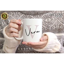 Willow Store Kişiye Özel Kadın Isimli V Harfi Porselen Kupa Bardak,modern,estetik,hediye,kaliteli