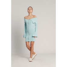 Nisan Triko Madonna Yaka Fermuarlı Elbise