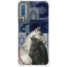 TechTree Samsung Galaxy A7 2018 Uyumlu Mavi Kilim Desenli Siyah ve Beyaz At Baskılı Silikon Kılıf