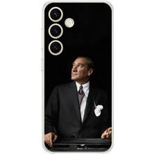 TechTree Samsung Galaxy S24 Uyumlu Ufka Bakan Lider Atatürk Baskılı Silikon Kılıf