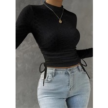 Wildco Beyaz Dantel Desenli Uzun Kollu Crop Bluz, Beyaz Nakış Desenli Yan Büzgülü Likralı Bluz, Şık Beyaz Üst