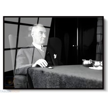 Tablonhazır Çerçeveli Yatay Cam Tablo Salon Duvar Tablosu Yatay Cam Ataturk Masada Otururken Ofis Tablosu
