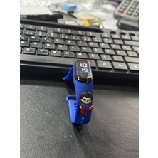 Renkli Dijital Çocuk Saati, Dokunmatik Ekran ve Su Geçirmez Özellikli