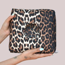 White Guard  Kare Leopar Desenli ,Yıkanabilir Kılıflı Piercing Yastığı, Kulak Boşluklu Yastık, Piercingli Kulak İçin Yastık