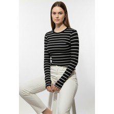 Ys Kadın Siyah Çizgili Parmak Geçmeli Bluz