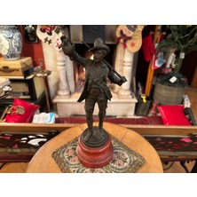 TT 30 cm Boyunda Bronzdan Avrupa Avcı Heykeli.