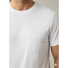 Afri Erkek Beyaz Gofre Baskılı Geometrik Kaplan Tişört | Tam Kalıp Bisiklet Yaka T-Shirt