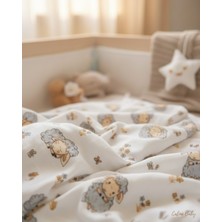 Caline Baby %100 Pamuk Premium & Hafif Müslin Bezi Örtüsü I 120x120 cm I Gri I Kuzu Desenli &  4 Adet Ağız Mendili 27x27cm