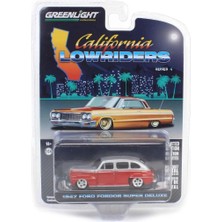 Greenlight 1/64 1947 Ford Fordor Super Deluxe