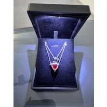 Işıklı Kutuda Kalpli Kılıç Kolyesi Çelik