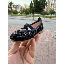 Merli&Rose Lastik Bantlı Pullu Siyah Babet