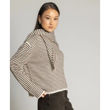 Esila Moda Kadın Bej Çizgili Fularlı Kazak