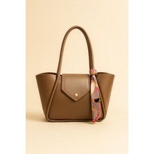 Lorevie Kadın Fermuarlı ve Çıtçıt Kapamalı Suni Deri El ve Omuz Çantası