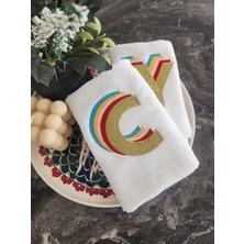 Isme Özel Harf Işlemeli Kadife El Havlusu – Modern Renkli Tasarım