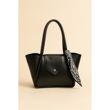 Lorevie Kadın Fermuarlı ve Çıtçıt Kapamalı Suni Deri El ve Omuz Çantası