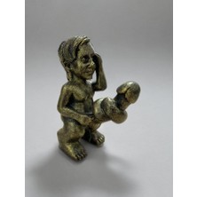 Mundy Polyester Eskitme Görünümlü Bereket Figürü | Mizahi Dekoratif Biblo | Şaka Hediyelik | 9 cm