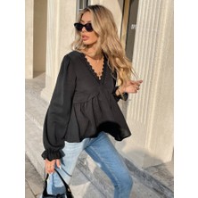 Rengamoda Kadın Dantelli V Yaka Ayrobin Bluz