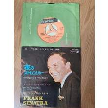 Plakperest Frank Sınatra  - Strangers In The Night /oh, You Crazy Moon - 1966 Japonya Basım 45LIK Plak 2.el