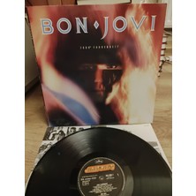 Plakperest Bon Jovı - 7800° Fahrenheit - 1985 Usa Basım 33LÜK Lp Plak 2.el
