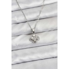 Callerrons Accessories Zincir Gümüş Renk Zirkon Taşlı Yonca Model Kadın Kolye - EBJ251219W38796