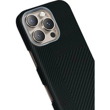 Fuchsia iPhone 16 Pro ile Uyumlu Volt Kablosuz Şarj Özellikli Kapak - Siyah
