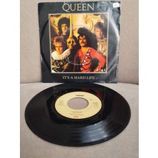 Plakperest Queen – It’s A Hard Life  - 1984 Hollanda Basım 45 Lik Plak