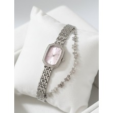 Leerybee Zarif Taş Detaylı Kelebek Bileklikli Kadın Kol Saati Modeli