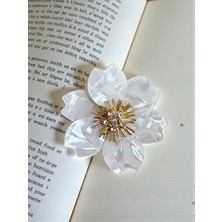 Vola Collection Taşlı Beyaz Zarif Çiçek Broş Yaka Iğnesi