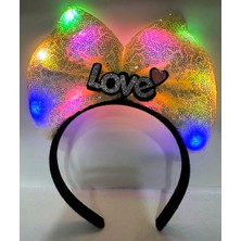 Zero Land Ozlstor LED Işıklı 3 Farklı Fonksiyonda Yanan Gümüş Love Yazılı Sarı Fiyonk Taç 20X17 cm