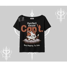 Kedi Baskılı Cant Busy Napping Y2K  Kayık Yaka Tshirt