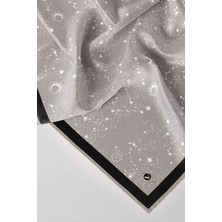 Violla Twill Galaksi Desenli Gri Renkli 90X90 Eşarp (Ipek Içermez) Kenar Dikiş Şekli El Dikişli