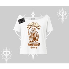 Kayık Yaka Tshirt Cute Capybara Enjoying Ramen Noodles Artwork
