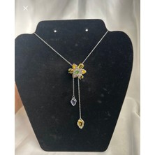 Huma Butik Takı Aksesuar Sarı ve Yeşil Taşlı Çiçek Figürlü Asansörlü Y Kolye – Gümüş Renk Kadın Kolye