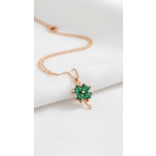 Çekirdek Jewelry 925 Ayar Gümüş Zümrüt Taşlı Yonca Kolye