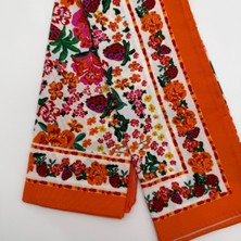 Mare Accessories Çiçek ve Çilek Desenli Turuncu Kenarlı 50X50 Kare Fular