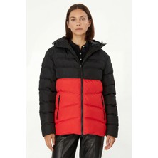 D1fference İçi Astarlı Cepli Kapüşonlu Jel Elyaflı Su ve Rügar Geçirmez Kadın Kışlık Mont