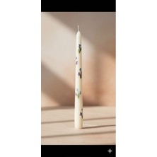 Mumanor Candle El Boyaması Mor Çiçek Desenli Uzun Beyaz Şamdan Mumu | Ilkbahar Temalı Zarif Ev Dekorasyonu