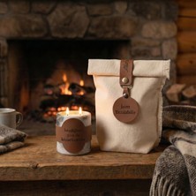 Modern Dekorasyon Için Eşsiz Bir Parça, Isim Yazılabilen Çift Alevli ve Deri Detaylı Obje Mum, Gri