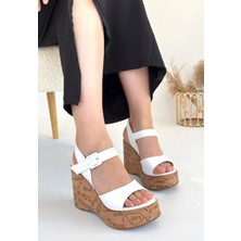 Riboy Bej Cilt Dolgu Topuk Sandalet