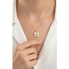 Çekirdek Jewelry 925 Ayar Gümüş Zirkon Taşlı Ters Yonca Kolye