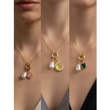 NKT Collection Zümrüt Yeşili Kalp Deniz Kabuğu Pembe Yonca Incili Kolye