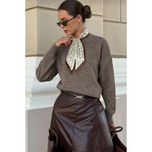 Newco Fularlı Biskilet Yaka Regular Triko Kazak