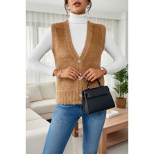 Newco Kadın Tüylü Triko Yelek Taş Işlemeli Düğmeli, Yumuşak Dokulu, Günlük ve Kombin Dostu - Bej