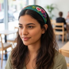 Uretti - Tülin 3528 4529 El Yapımı Brezilya Nakış Işlemeli Yeşil Taç / Saç Aksesuarı - 42 cm