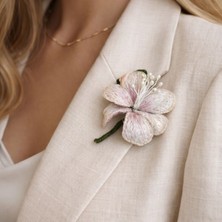 Uretti - Tülin 3528 6964 El Yapımı Stumpwork Nakışlı 3 Boyutlu Pembe Çiçek Broş