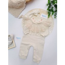 Çiçek Nakış Yakalı Tulum Krem - 6-9 Ay