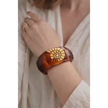 Lines Bijuteri Kehribar Desenli Dilimli Spiral (Nautilus) Figürlü Gold Detaylı Kadın Bileklik