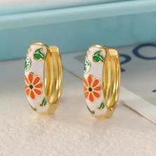 Sevas Gold Altın Renk Kadın Beyaz Mineli Çiçek Desenli Elyapımı Küpe