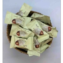 Çikolatalı Bademli Hurma (Beyaz Çikolatalı)