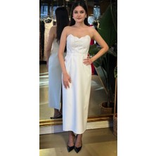 Abiyeniall Beyaz Straplez Yaka Yırtmaçlı Düz Kesim Krep Midi Abiye Elbise 11169-01